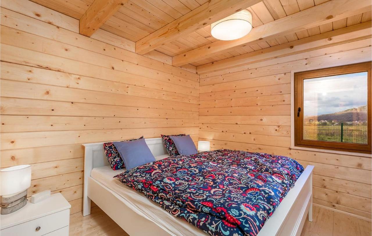 V'S Place - Wooden House With Heated Pool And Outdoor Sauna Otočac Dış mekan fotoğraf
